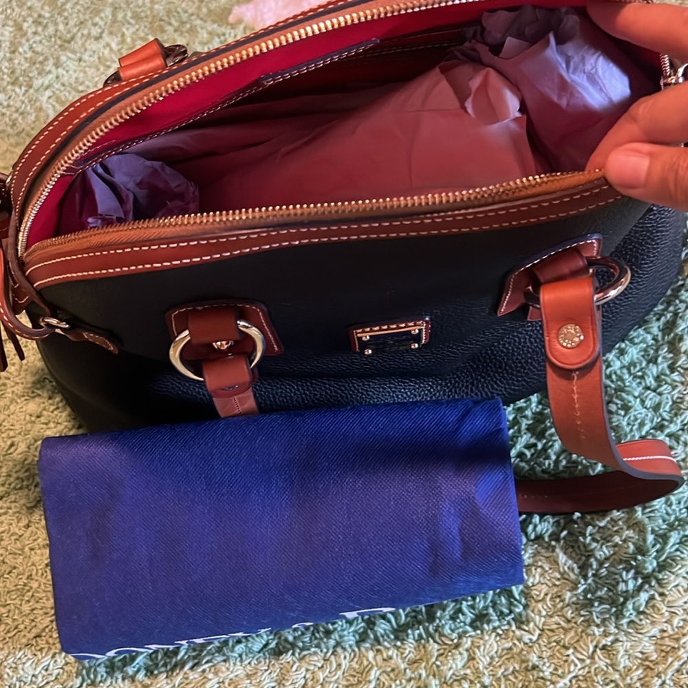 Dooney & Bourke Pebble Grain Black Leather Domed Satchel New W/O Tags - Picture 2 of 5